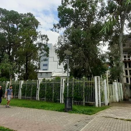 Parkside Apartament Appartamento Batumi Esterno foto