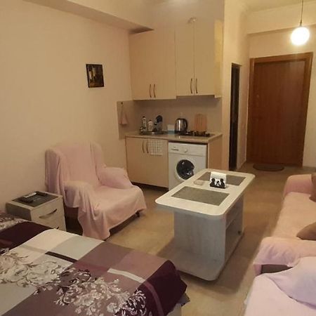 Parkside Apartament Appartamento Batumi Esterno foto
