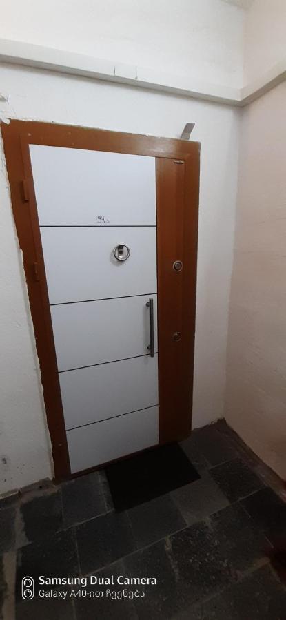 Parkside Apartament Appartamento Batumi Esterno foto