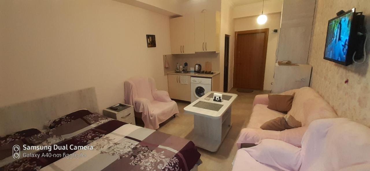 Parkside Apartament Appartamento Batumi Esterno foto